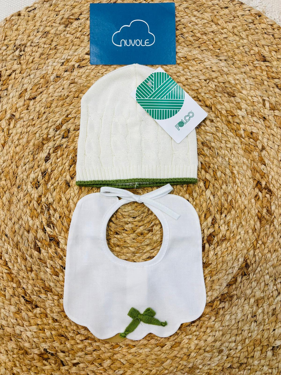 Set cappello e bavaglino