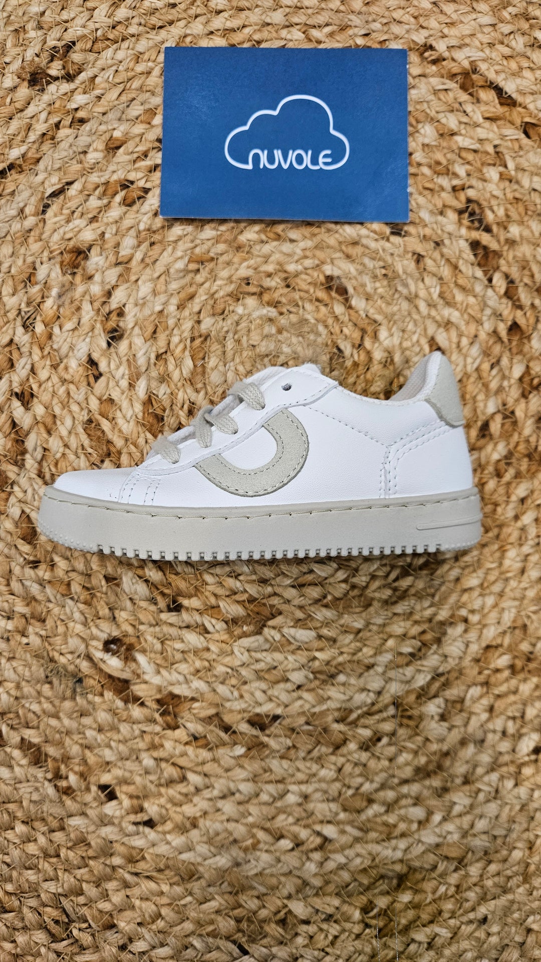 Sneakers con lacci