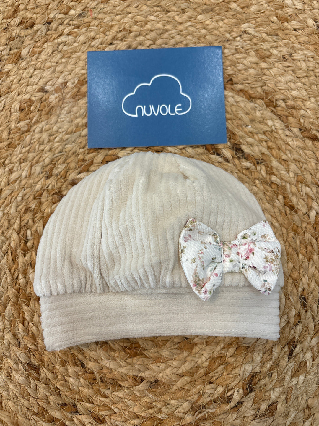 Cappello con fiocco
