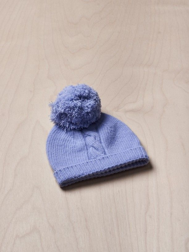 Cappello con pompon azzurro