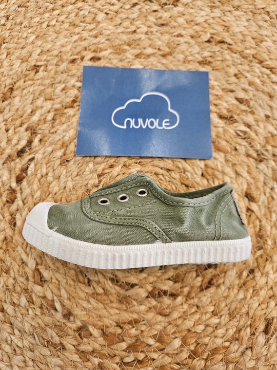 Sneakers in tela oliva