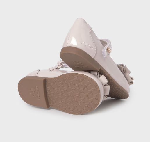 Ballerina in vernice