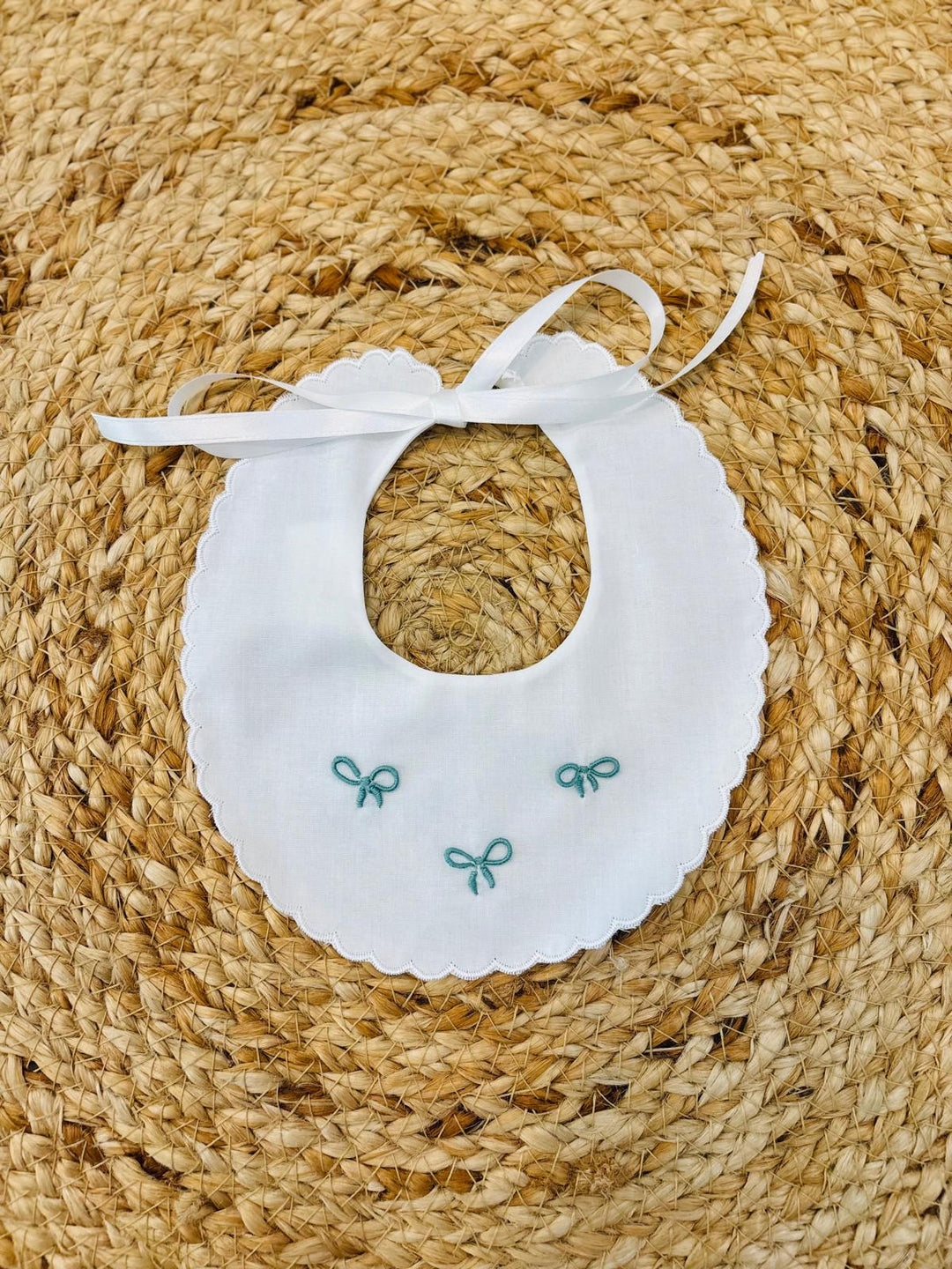 bavetta ricamata Nodo d'Amore verde