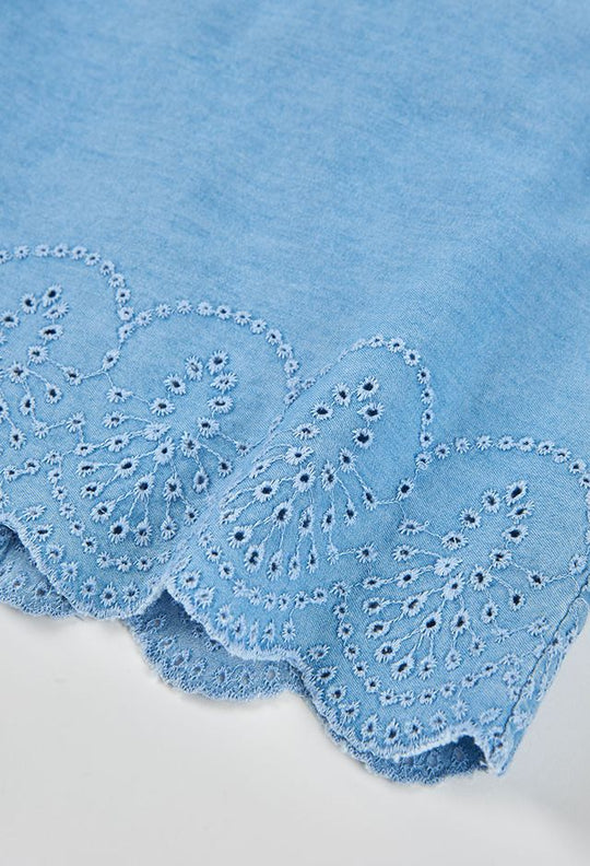 Top in chambray ricamato