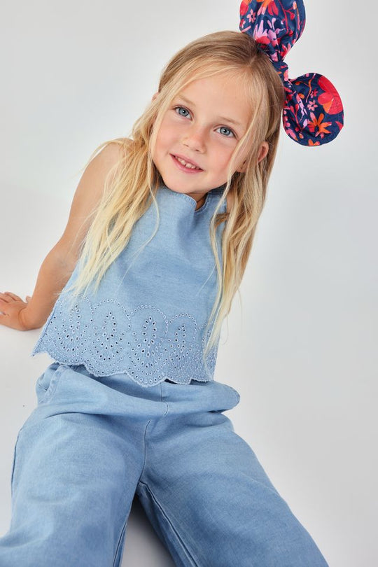 Top in chambray ricamato